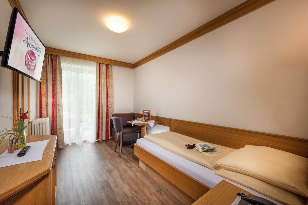 באד הופגסטין Hotel Alpenhof - New Sauna Area חדר תמונה