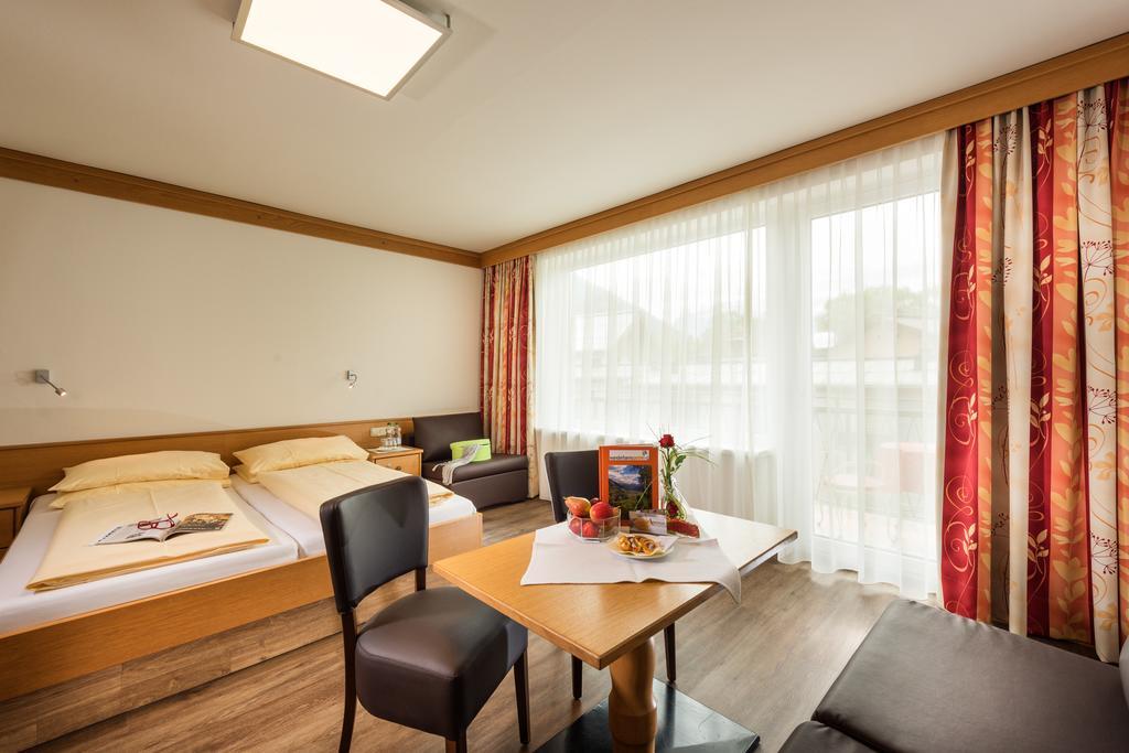 באד הופגסטין Hotel Alpenhof - New Sauna Area חדר תמונה