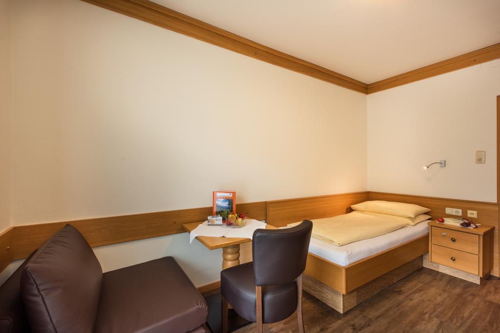 באד הופגסטין Hotel Alpenhof - New Sauna Area חדר תמונה
