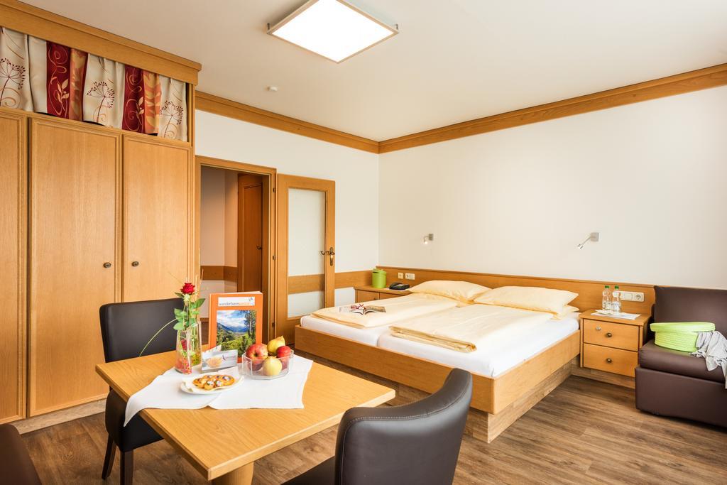 באד הופגסטין Hotel Alpenhof - New Sauna Area חדר תמונה