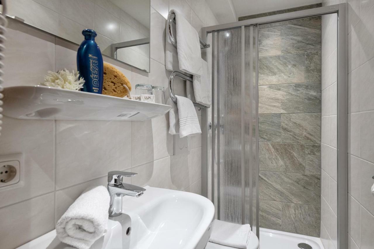 באד הופגסטין Hotel Alpenhof - New Sauna Area מראה חיצוני תמונה